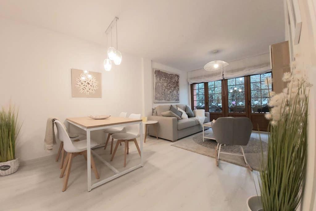 Appartement Nuevo-Casco Historico-Parking Gratuito. à Oviede Extérieur photo